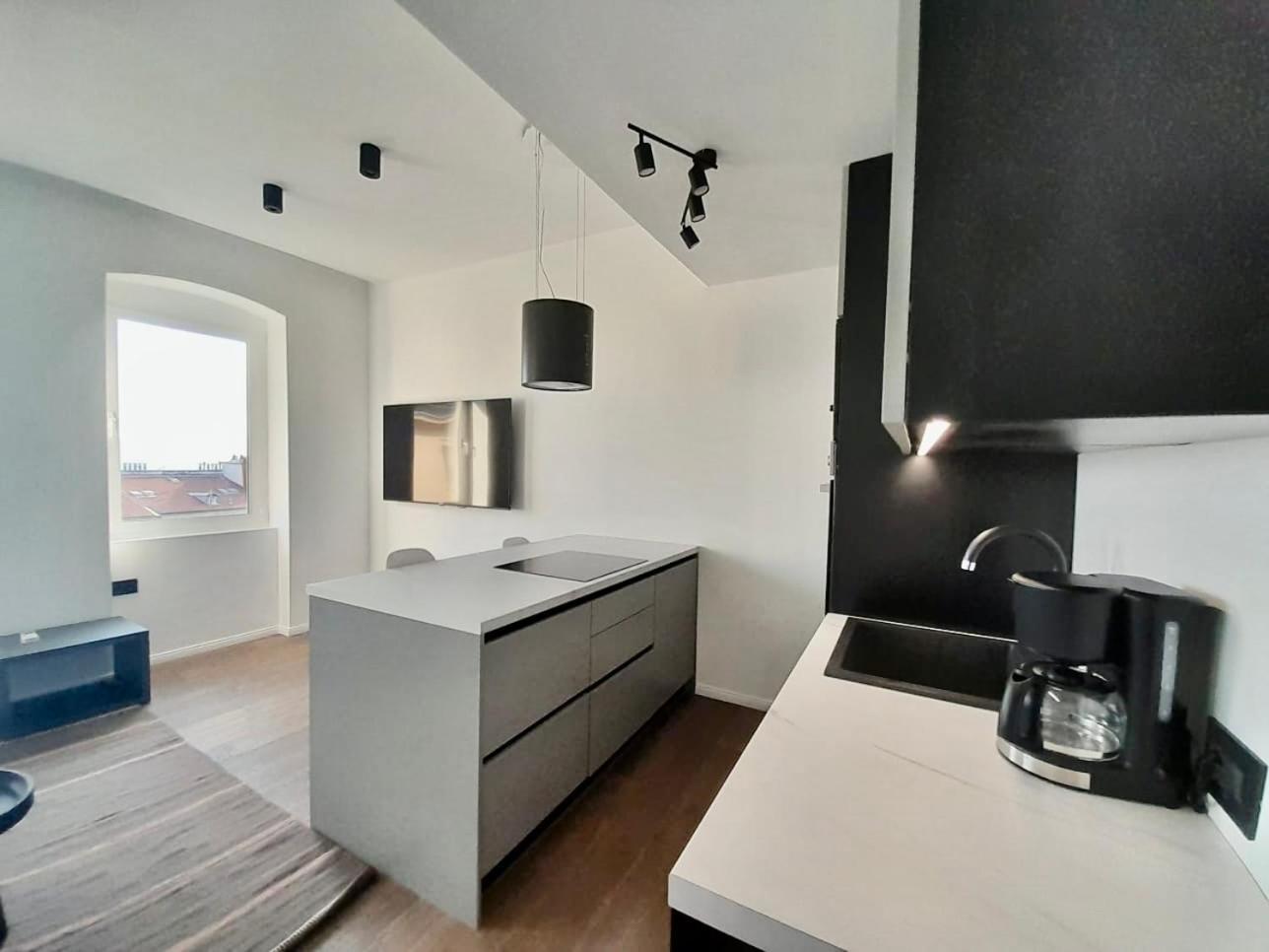 Ferienwohnung Jadabell 1 & 2 With Sea View Rijeka Exterior foto